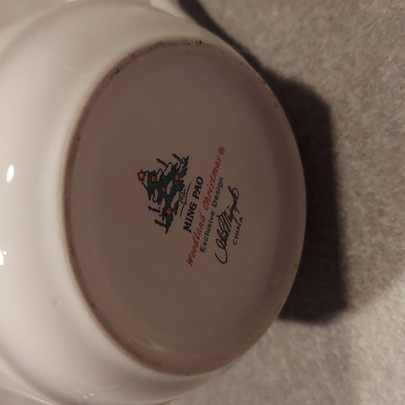 Ming Pao Woodland Christmas coffee cup - Picture 7 of 8